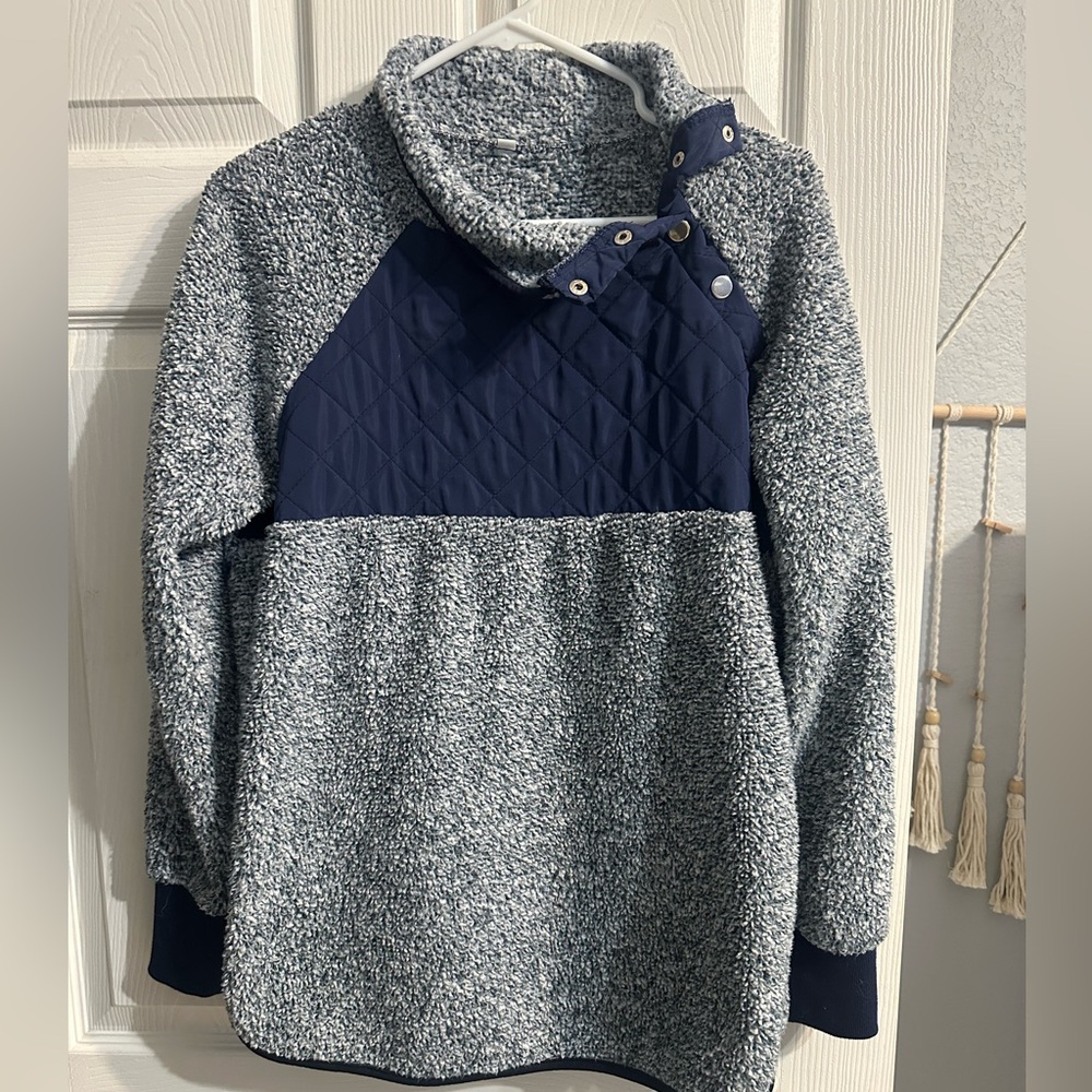 Blue Sherpa pullover large